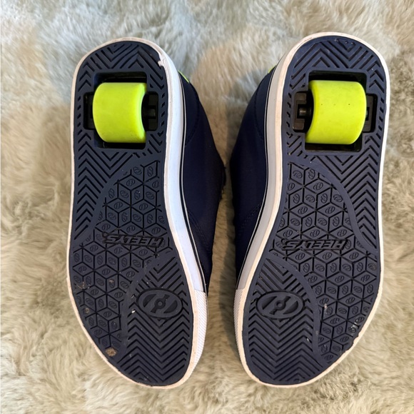 Heelys Kids Shoes size 2 USA youth 2- Navy/Neon Yellow all parts included in box - Picture 4 of 8